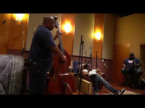 Behind The Scenes - Alex Dixon's VINTAGE DIXON Project - "When I Make Love" - Alex on bass