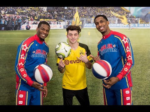 Crazy skills and tricks | Harlem Globetrotters and freestyler Marcel Gurk