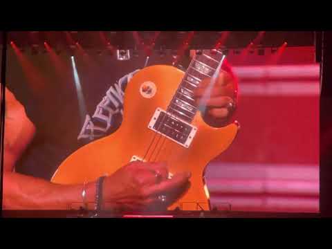 Slash - absolutely INSANE solo!
