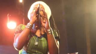 Mo'kalamity @ The Wizards @ Divan du monde (Paris) - FRONTLINE