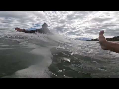 wai rippaz surfing da west