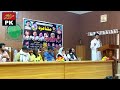 terii dahliiz pe jo KHud ko jhukaa sakte hai.n
