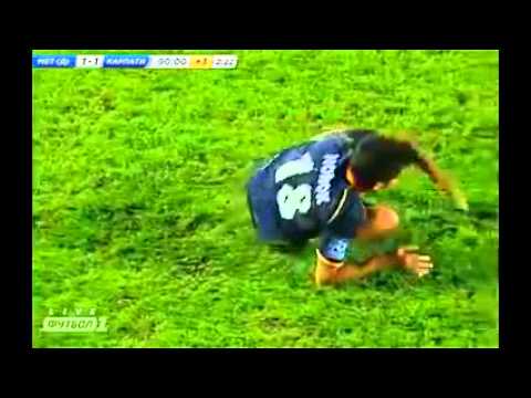 Oleksandr Noyok shocking simulation during Metalurg Donetsk vs Karpaty Lviv 2015