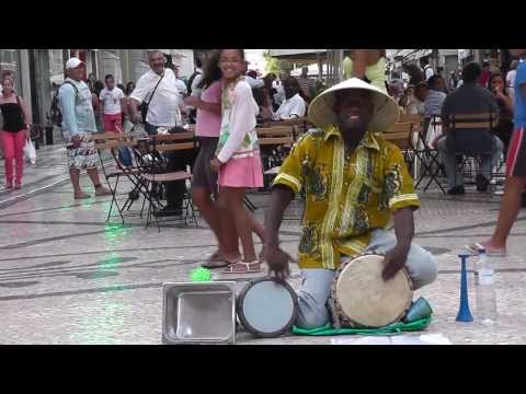 Djembe player in Lisboa - Do frederico, do macaco, ta queimar..