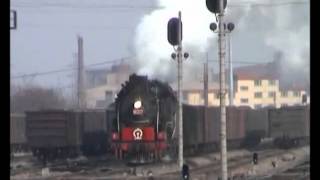 preview picture of video 'Chinese steam - JS 8057 departs Shenxi yard on a cold sunny day - REAL steam!'