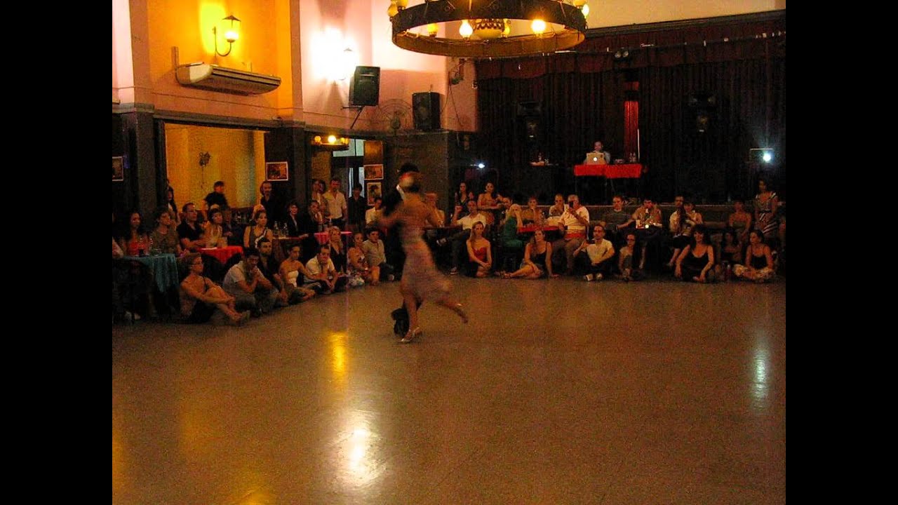 Video thumbnail for RICARDO BIGGERI y SOLEDAD LARRETAPIA en ¡Viva la Pepa! milonga (2/3)