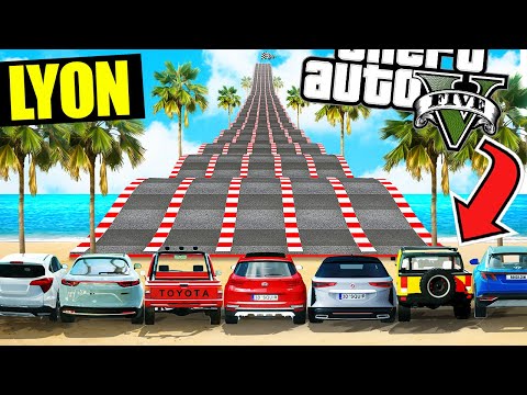 SFIDO I MIEI AMICI A SCALARE LA MEGARAMPA DI GTA5!!