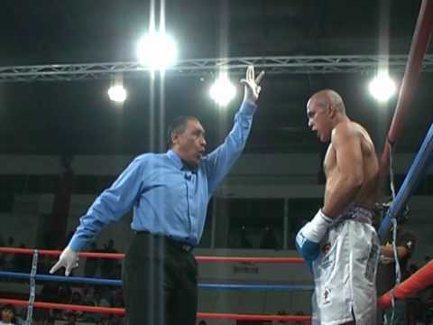 Pelea Tigre Saldivia.mpg
