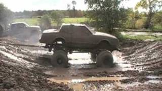 preview picture of video 'Monster 4x4 Monte Carlo David P Breemes 2nd BarnYard Boggers Mega Truck'