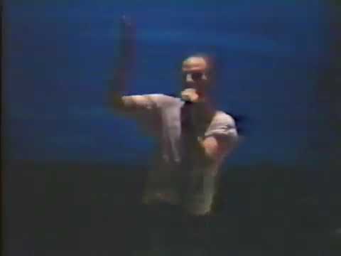 R.E.M. 1987 - 'It’s the End of the World As We Know It (And I Feel Fine)' (w/Buren Fowler on guitar)