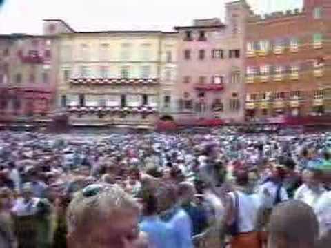 palio time in tuscany 2004