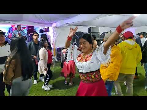 Tropicombo junto a familia Alba Avila priostes 01/11/2025