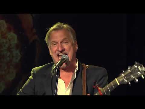 "3000 Miles" - Ellis Paul - LIVE From The Fallout Shelter