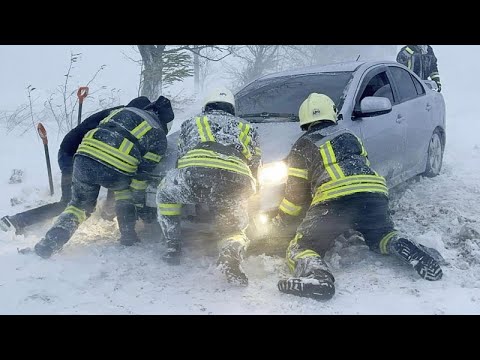 Tödliche Winterstürme in der Ukraine - Notstand auch auf der Krim