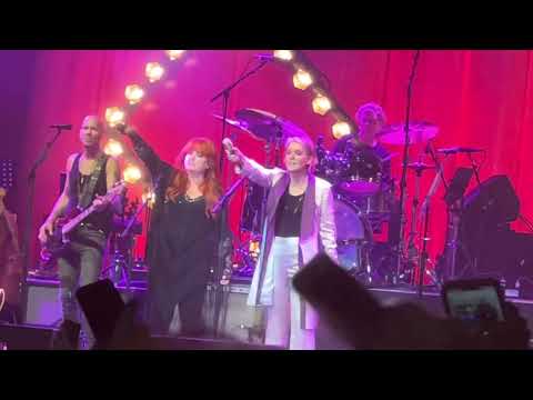 Brandi Carlile & Wynonna Judd - Love is Alive - Nashville 2022