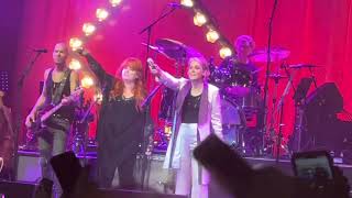 Brandi Carlile &amp; Wynonna Judd - Love is Alive - Nashville 2022