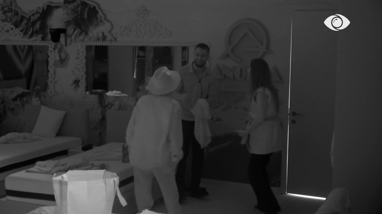 “A do sherr?”/ Egla dhe Françeska gudulisin Meritonin, banori i kthehet: Çfarë loje keni?