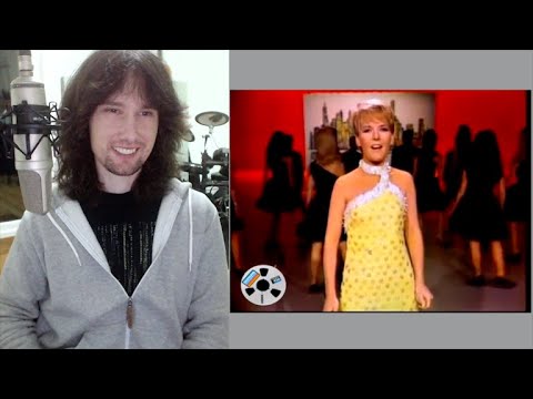 British guitarist analyses Petula Clark singing Downtown live in 1967!