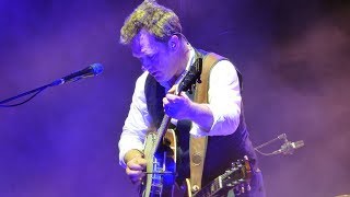 Travis &quot;Luv&quot; Live