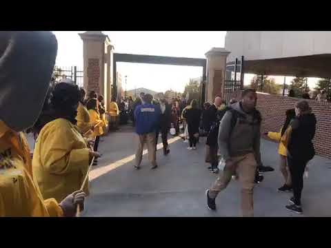 Gamecocks arrive for night game with App State