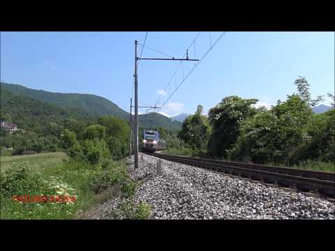 IL JAZZ ETR 425 NEL TRANSITO POMERIDIANO A ROBILANTE. (CN) LUN. 25 - 4 - 2020.