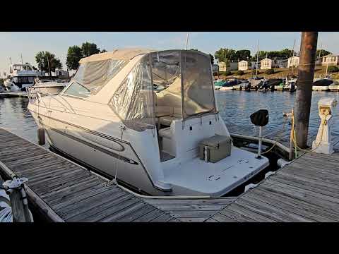 Maxum 3000 SCR, A Sport Cruiser with Room to Entertain and Overnight Capabilities #boats #boating