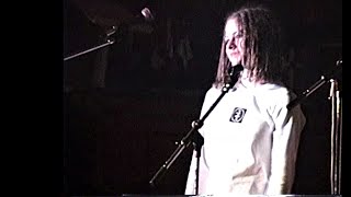 Archives (2000): Avril Lavigne&#39;s Performance of Temple of Life