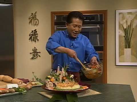 Ethnic Macanese Favorites - Slow-Cooked Seven-Flavor Pork - Martin Yan's Chinatowns (Episode 3)