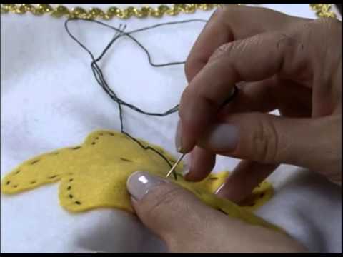 Mulher.com 05/12/2012 Renata Bispo - Dicas para renovar a sua almofada para o natal 1/2