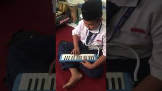 Download lagu Latihan melodi Wahdana #ayomondok #darululum #smpn3peterongan #marawis mp3