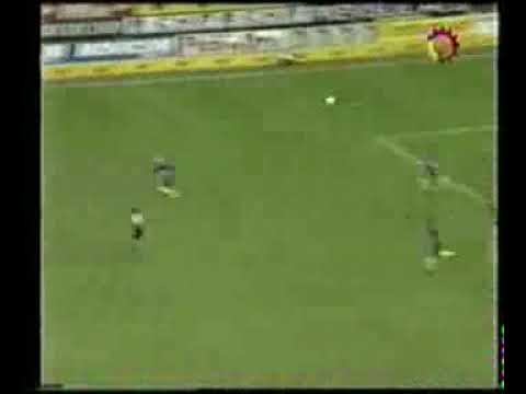 Gol de Clemente Rodríguez a Chacarita (Boca 4-Chacarita 4 04-06-2001)