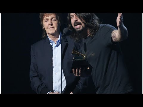 Dave Grohl Was so Nervous Around Paul McCartney He Didn’t Recognize a Foo Fighters Song When Tayl...
