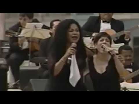 EVA AYLLÓN Y CECILIA BARRAZA - Rebeca - Mal paso