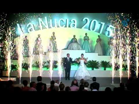 Ángela Cano es coronada como reina de #LaNuciaEnFestes 2015