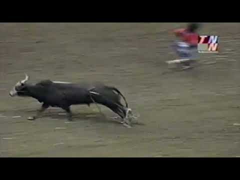 Say La Vee bucks Jaron Nunnemaker - 01 PBR Anaheim