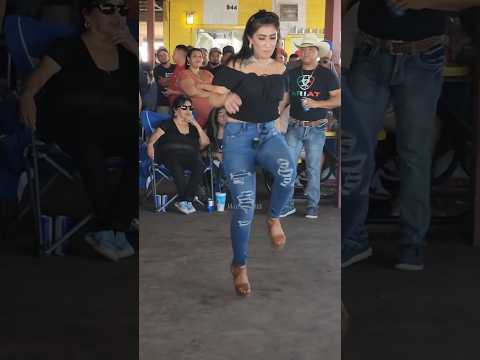 Ella lo sabe bailar muy bien #cumbia #kingsdelwepa #dance #wepa #latindance #pasosprohibidos