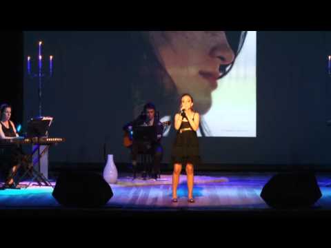 Maria Clara Veronez - As rosas não falam