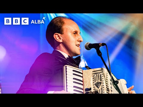 'Campbeltown Loch' - Ruairidh Gray aig Barrowland | BBC ALBA