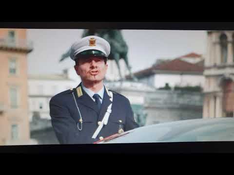 Poveri ma ricchi scena Ferrari