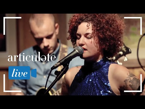 Carsie Blanton Performs "Hot Night"