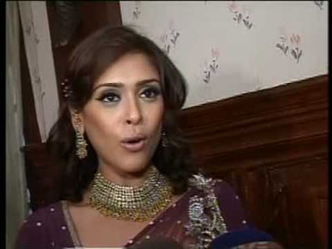 Hrishita Bhatt wishes,"A very happy Holi"