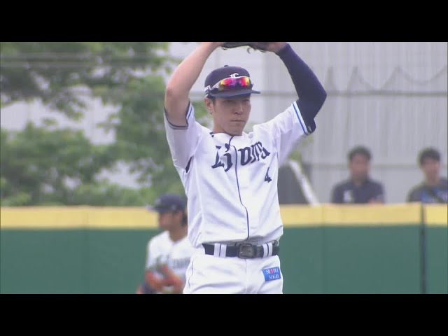 【ファーム】ライオンズ・山野辺翔 一二塁間に飛んだ打球を軽快な守備で処理する!!  2024年6月4日 埼玉西武ライオンズ 対 横浜DeNAベイスターズ