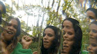 Xenia Rubinos & Carolina Oliveros – “No Me Dejes Caer”