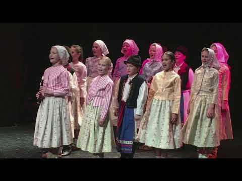 Folklorní soubor Rosénka z Prahy 2017: sestřih 1. části vánočního pořadu