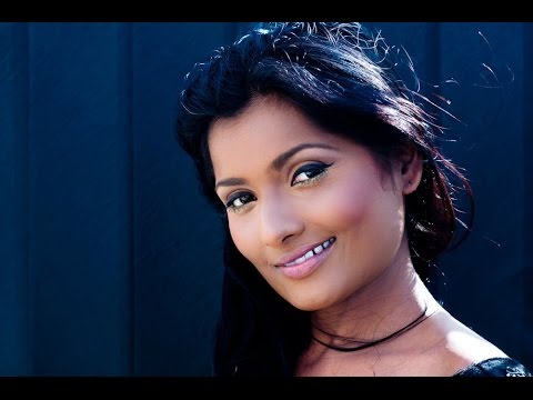 Chutney Queen Fiona Singh - Blow