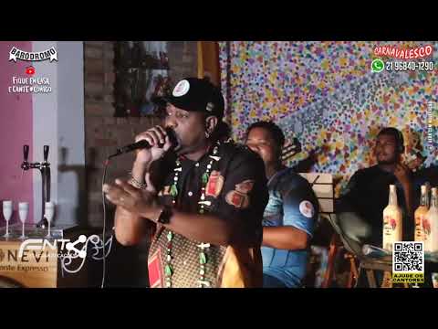 Evandro Malandro canta sambas da Grande Rio no Abraço do Carnaval ao Baródromo
