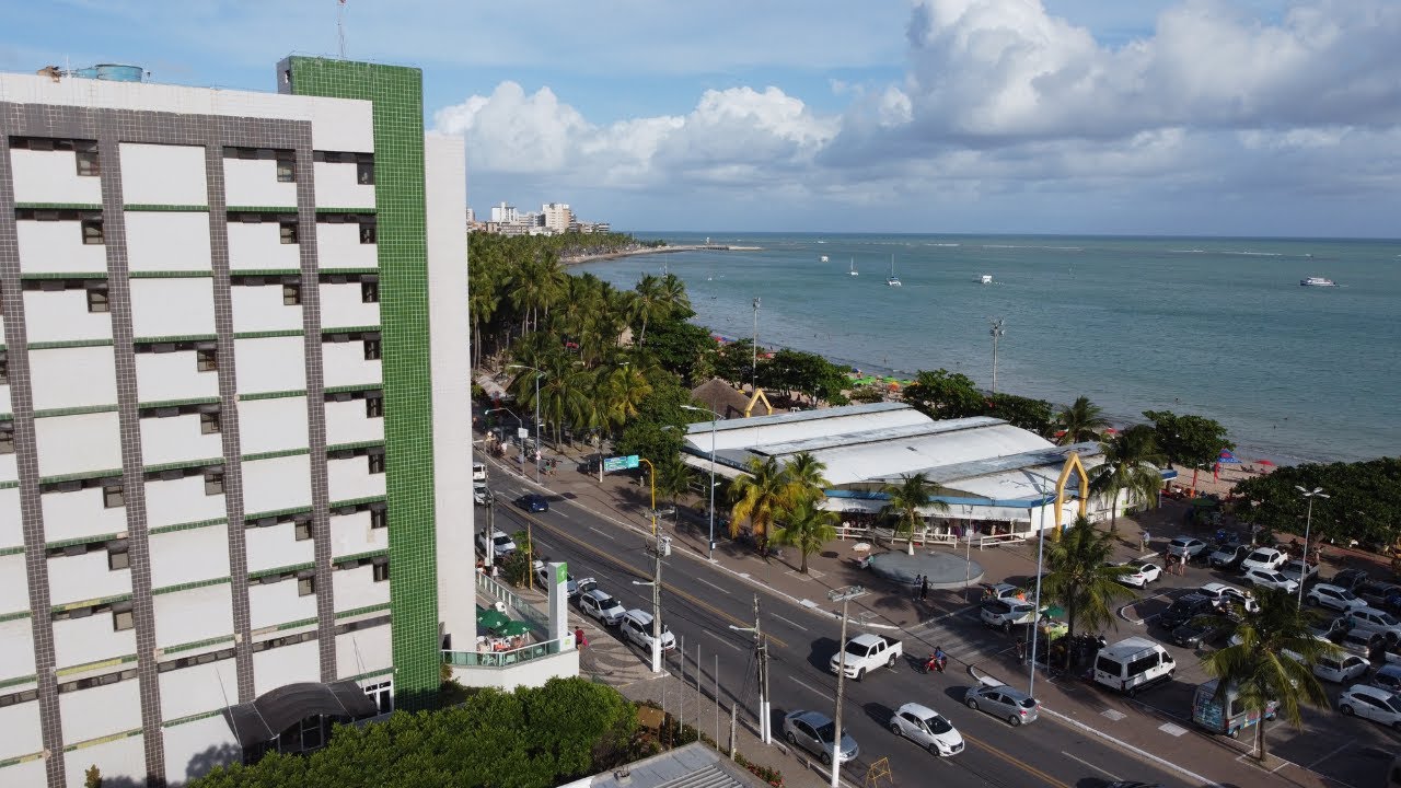 Descubra o Paraíso: Conheça o Hotel Sete Coqueiros em Maceió!