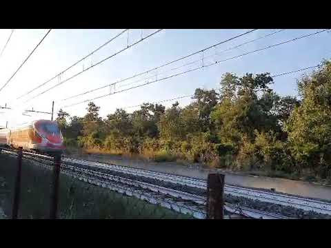 Eurostar Frecciarossa in transito vicino Palo Laziale