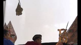 preview picture of video 'WAYANG KULIT KI DINDUNG SUPRIH YUONO (BLITAR) KE-2'