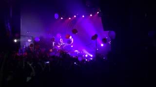 Matt &amp; Kim - Hoodie On (Live)
